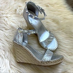 NWOT Marc Fisher Kicking silver studded espadrille wedge sandals, size 7